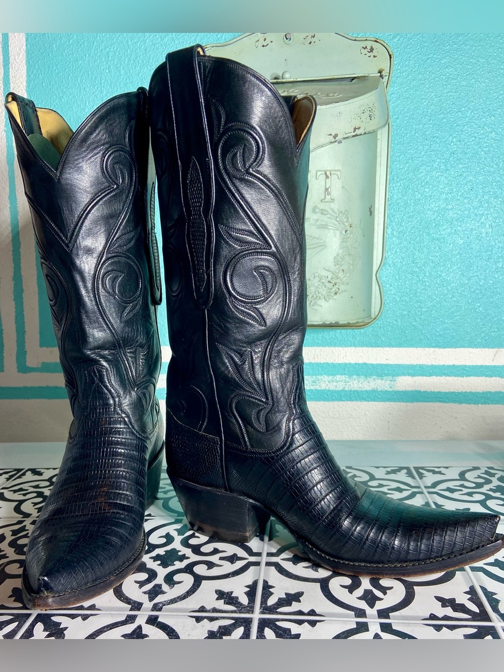 TRES OUTLAW Teju Lizard Black Western Boots - Classic Embossed Leather